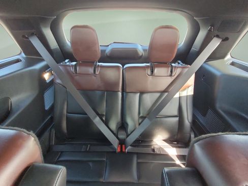 Certified 2023 Ford Explorer Platinum w/ Technology Package image 17