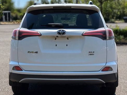 Used 2016 Toyota RAV4 XLE AWD/4WD image 4