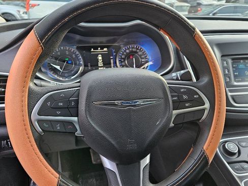 Used 2015 Chrysler 200 Limited image 12