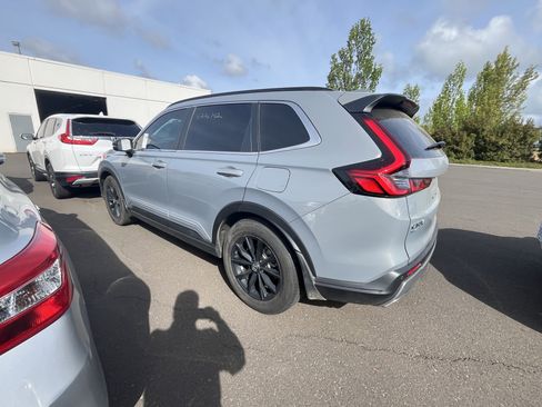 Used 2025 Honda CR-V Sport-L image 2