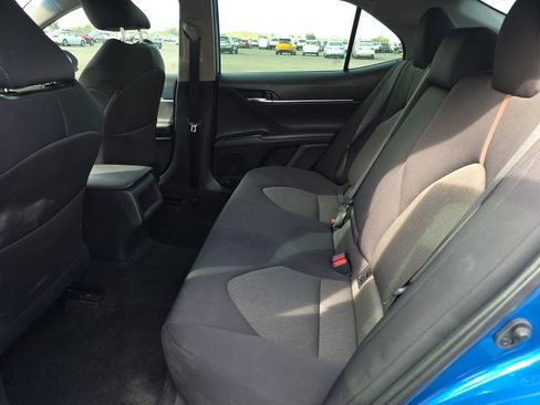 Used 2020 Toyota Camry LE w/ Carpet Mat Package image 20