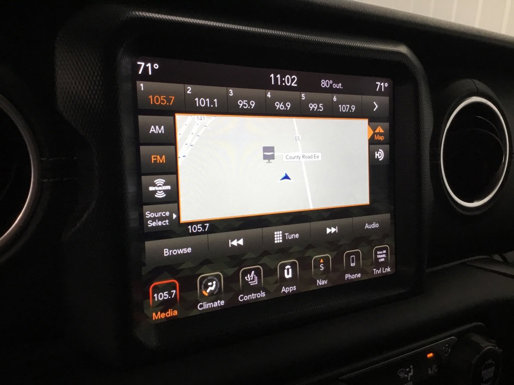 Used 2018 Jeep Wrangler Unlimited Sahara AWD/4WD image 17
