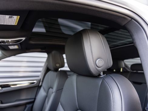 Certified 2026 Porsche Macan AWD/4WD image 24