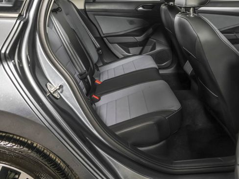 Used 2025 Volkswagen Jetta SE image 40