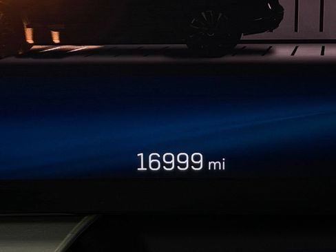 Used 2024 Cadillac Lyriq Sport RWD image 16