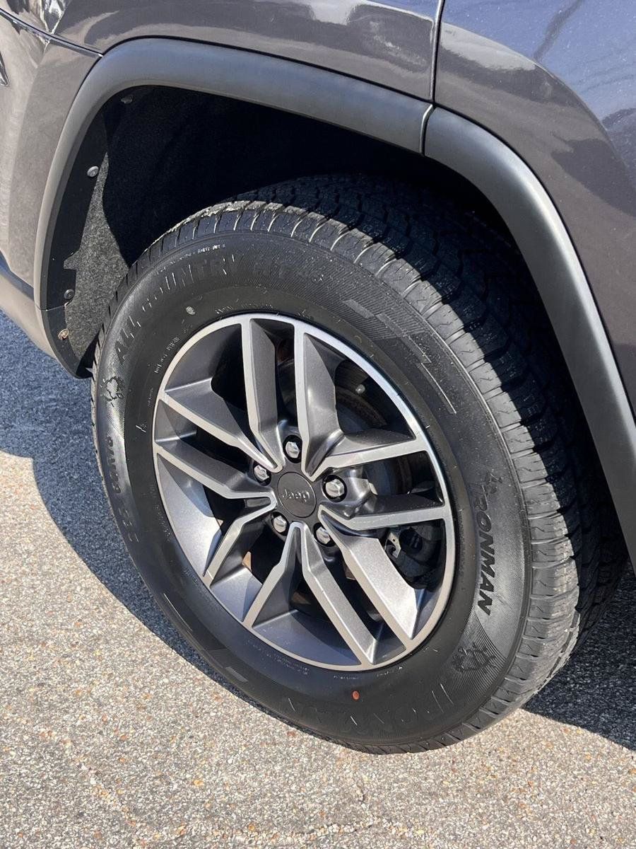 Used 2020 Jeep Grand Cherokee Limited w/ Luxury Group II RWD image 39