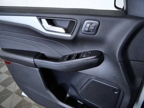 Certified 2025 Ford Escape Platinum AWD/4WD image 25