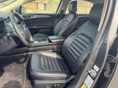 Used 2020 Ford Fusion SEL image 9