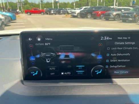 Used 2022 Genesis GV70 3.5T Sport w/ Sport Prestige Package AWD/4WD image 32