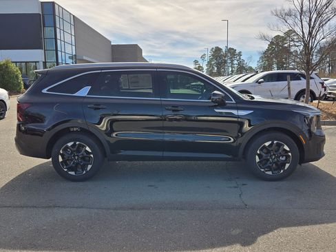 New 2026 Kia Sorento S w/ S Panoramic Sunroof Package image 8