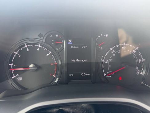 Used 2022 Toyota 4Runner SR5 Premium w/ Moonroof Package RWD image 19