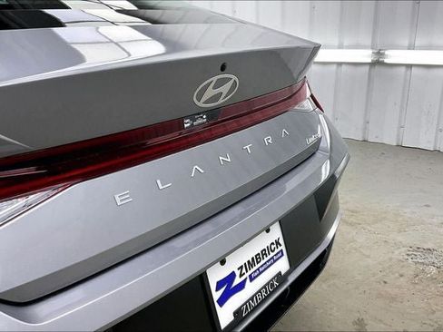 New 2026 Hyundai Elantra Limited image 18