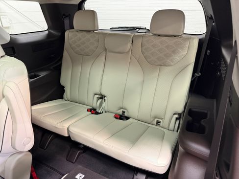 Used 2021 Hyundai Palisade Calligraphy image 14
