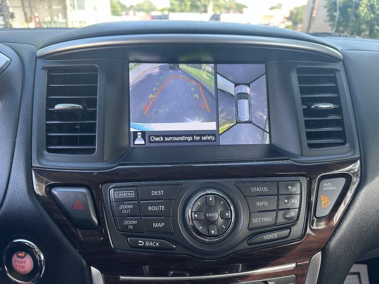 Used 2016 Nissan Pathfinder Platinum AWD/4WD image 11