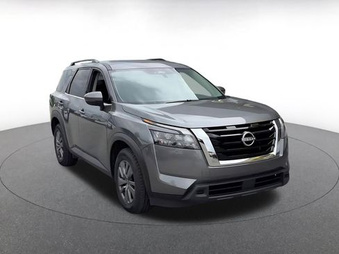 Used 2025 Nissan Pathfinder SV AWD/4WD image 3