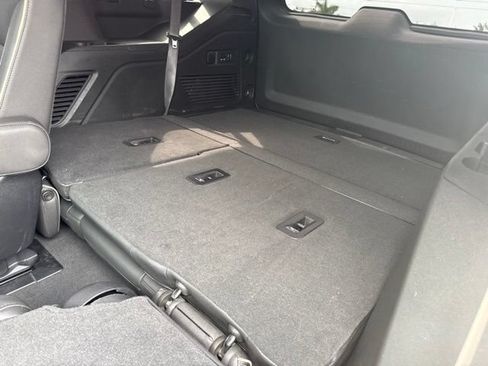 Used 2023 Chevrolet Tahoe Premier AWD/4WD image 4