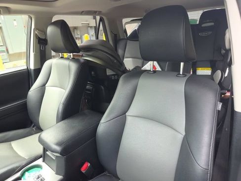 Used 2016 Toyota 4Runner SR5 Premium RWD image 9