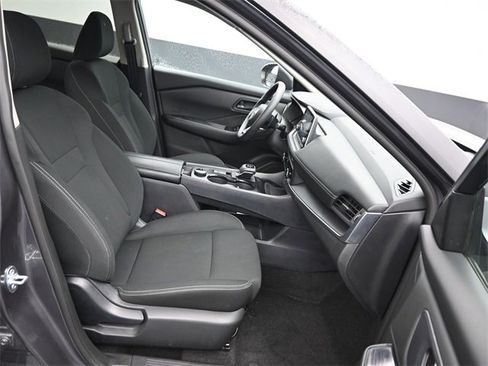 Used 2024 Nissan Rogue S image 8