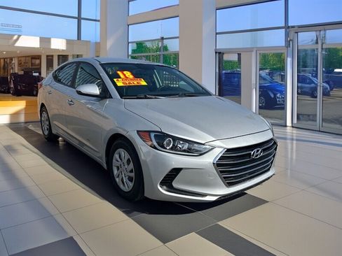 Used 2018 Hyundai Elantra SE w/ SE Connectivity Package 04 image 35