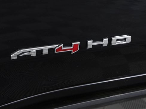 Used 2025 GMC Sierra 2500 AT4 w/ AT4 Premium Plus Package image 8