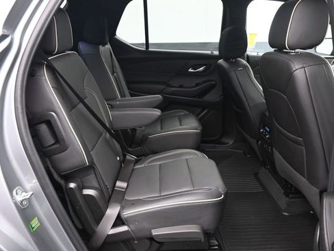 Used 2023 Chevrolet Traverse Premier image 17