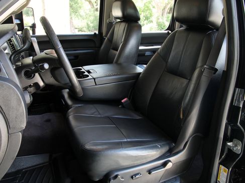 Used 2014 Chevrolet Silverado 2500 LT w/ Texas Edition AWD/4WD image 23
