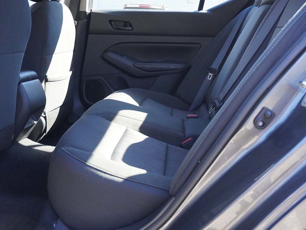 Used 2024 Nissan Altima 2.5 SV AWD/4WD image 28