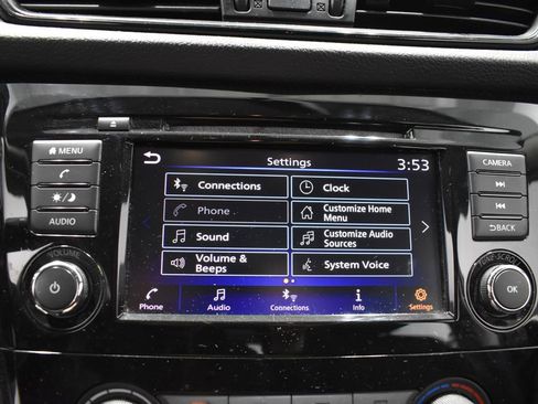 Used 2018 Nissan Rogue S AWD/4WD image 19