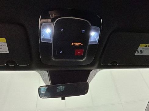 Used 2025 Hyundai Santa Cruz SE FWD image 26