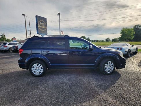 Used 2019 Dodge Journey SE FWD image 3