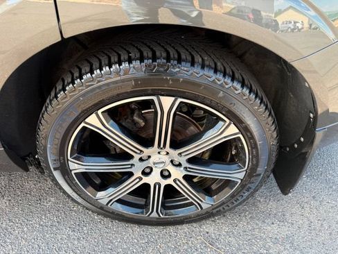 Used 2018 Volvo XC60 T5 Inscription w/ Convenience Package AWD/4WD image 15