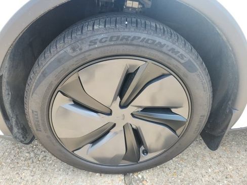 Used 2026 Tesla Model Y Long Range AWD/4WD image 12