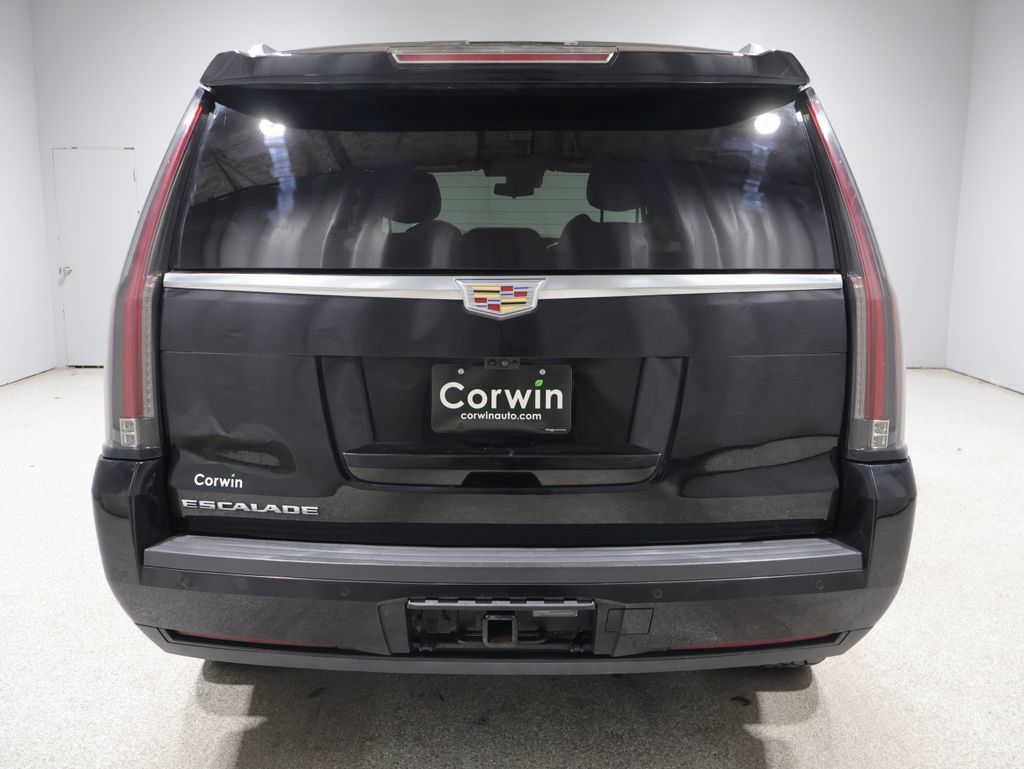 Used 2020 Cadillac Escalade Platinum AWD/4WD image 3