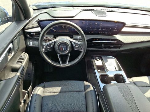 Used 2025 Buick Enclave Preferred AWD/4WD image 12