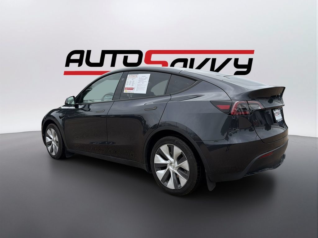 Used 2024 Tesla Model Y 2WD image 7