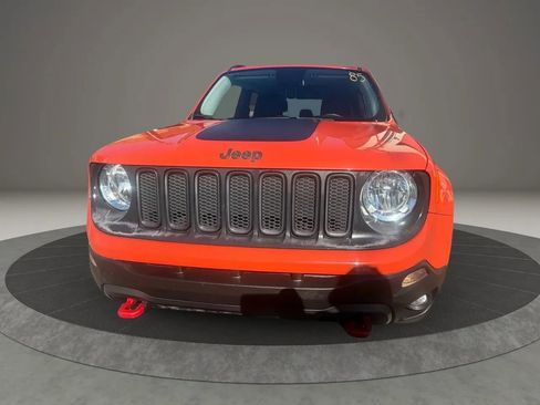 Used 2016 Jeep Renegade Trailhawk w/ Premium Trailhawk Package image 2
