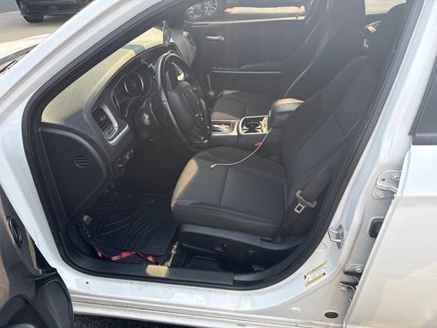 Used 2020 Dodge Charger SXT RWD image 5