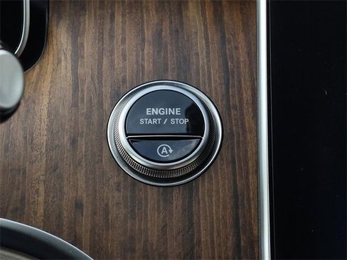 Certified 2025 Mercedes-Benz C 300 Sedan image 21