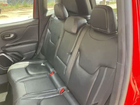 Used 2018 Jeep Renegade Limited FWD image 17