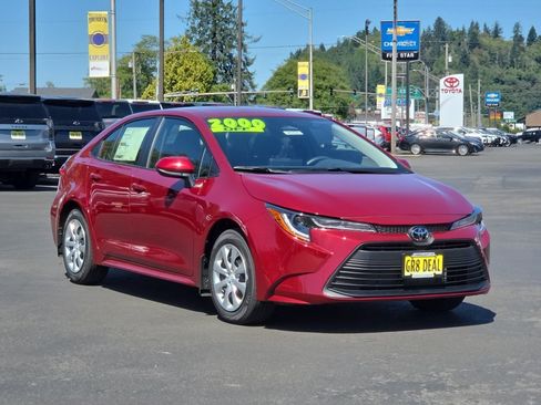 New 2026 Toyota Corolla LE FWD image 2