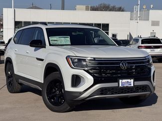 New 2026 Volkswagen Atlas Peak Edition video 2