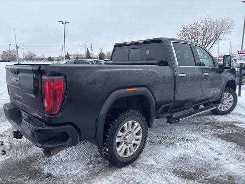 Used 2022 GMC Sierra 3500 Denali w/ Denali Ultimate Package image 3