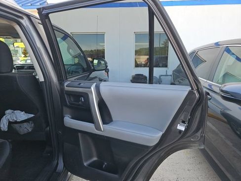 Used 2010 Toyota 4Runner Limited RWD image 30