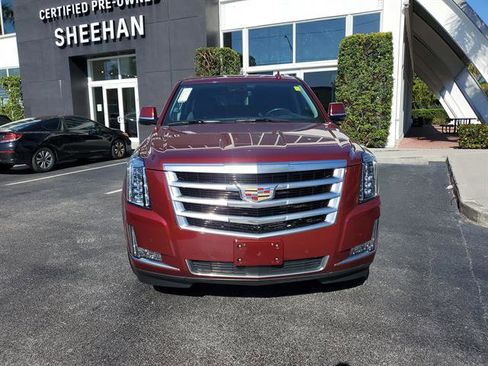 Used 2020 Cadillac Escalade Premium Luxury AWD/4WD image 8
