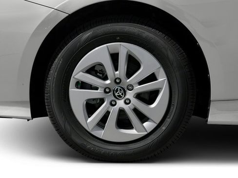 Used 2016 Toyota Prius Two FWD image 11