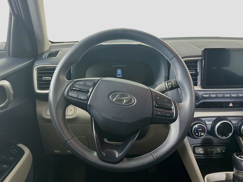 Used 2023 Hyundai Venue Limited w/ Cargo Package FWD image 18