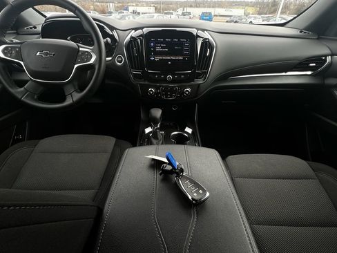 Used 2023 Chevrolet Traverse LT image 15
