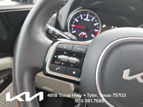 Certified 2024 Kia Carnival EX FWD image 34