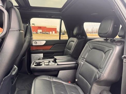 Used 2019 Lincoln Navigator L Reserve AWD/4WD image 34