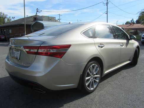 Used 2015 Toyota Avalon XLE Touring FWD image 10